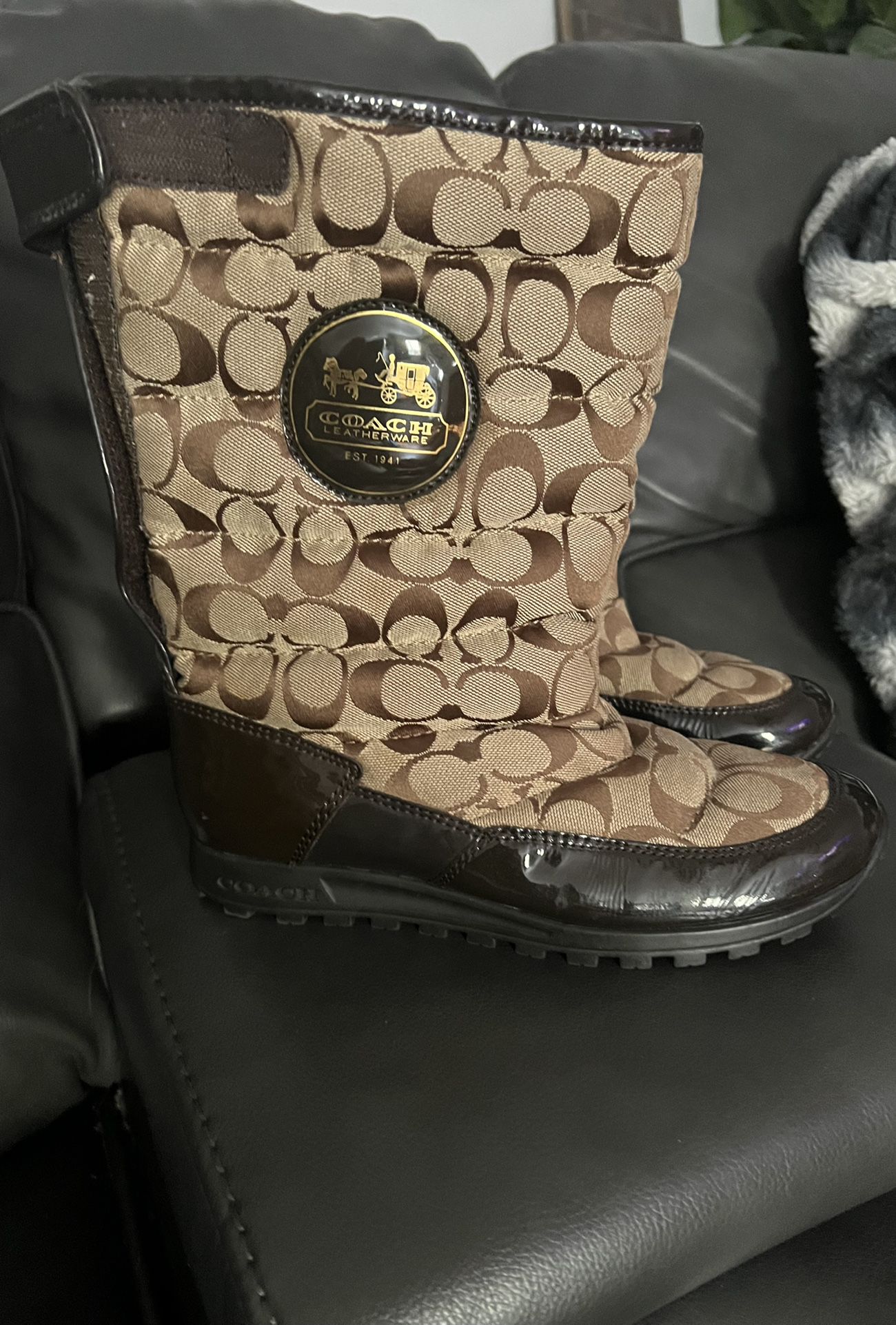 Selling Woman’s Coach Boots 