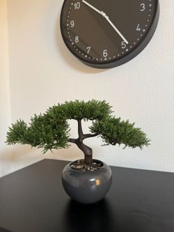 🌿 Faux Bonsai Tree in Decorative Gray Pot 🌿