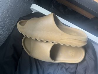 Yeezy Slide