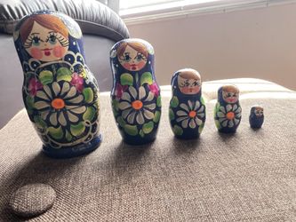 Matryoshka Nesting Dolls Vintage 5 Piece Wooden Hand Painted Russia