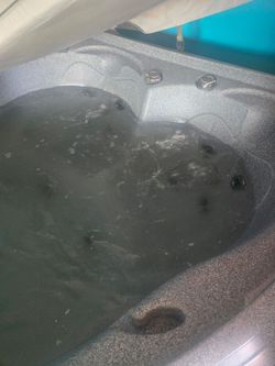 2 person 110v or 220v hottub like new