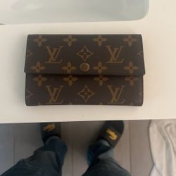 LV Women’s Wallet