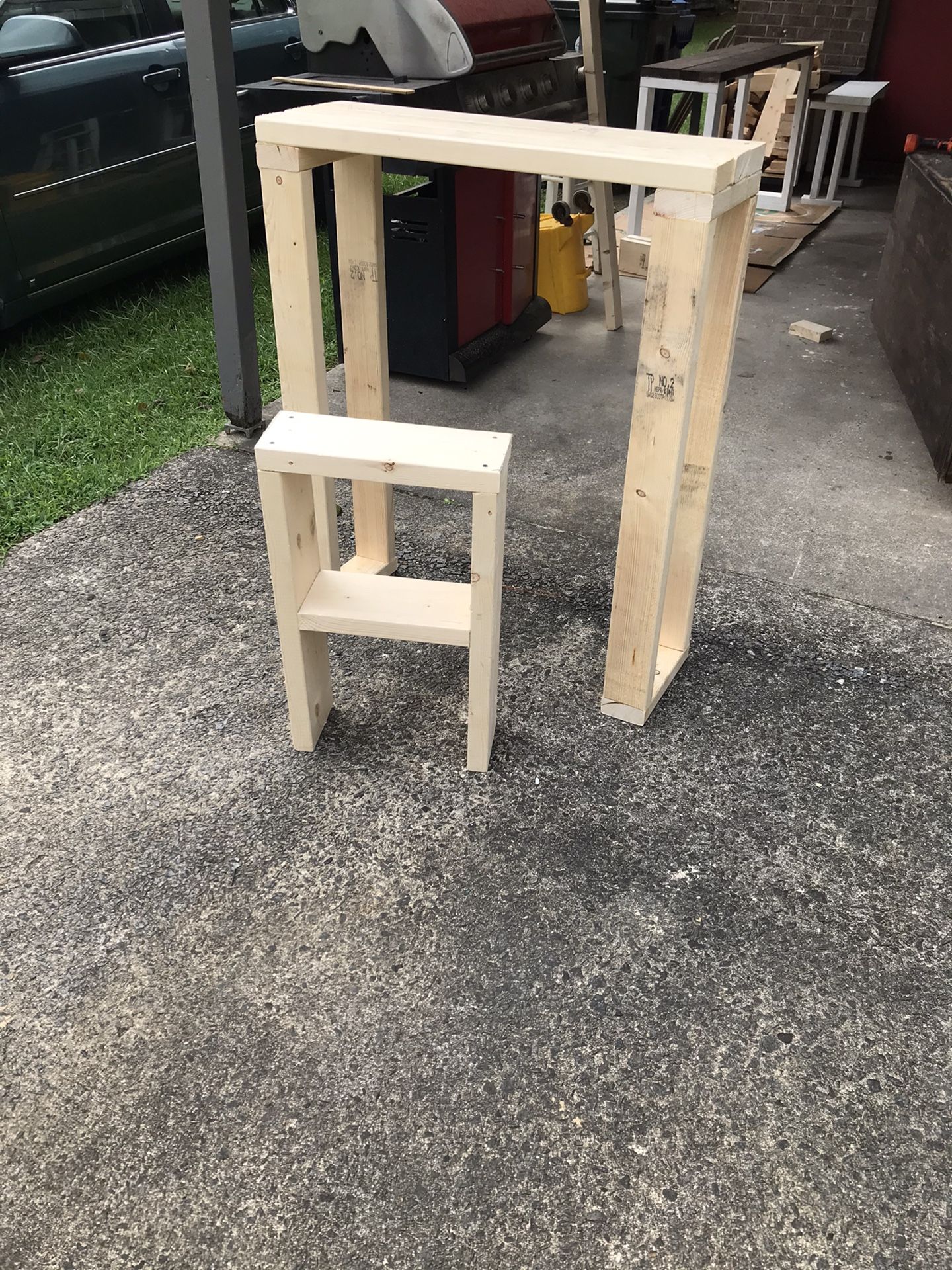 High entryway console with matching side table