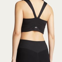 NWT Alo Yoga Black Is Alosoft Ribbed Chic Bra Tank Size Small for Sale in  New York, NY - OfferUp