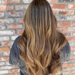 Color & Cut Specialist