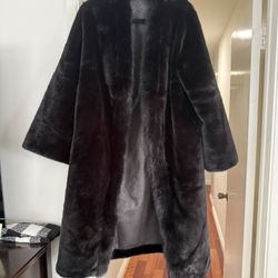 Woman’s Faux Fur Long Coat 