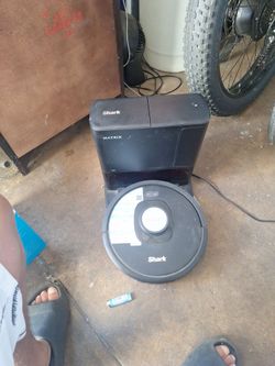 Shark Matrix Robot Vacuum with Auto-Empty Base