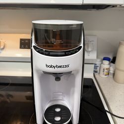 Baby brezza Formula dispenser