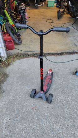 Micro Maxi Pro LED Scooter