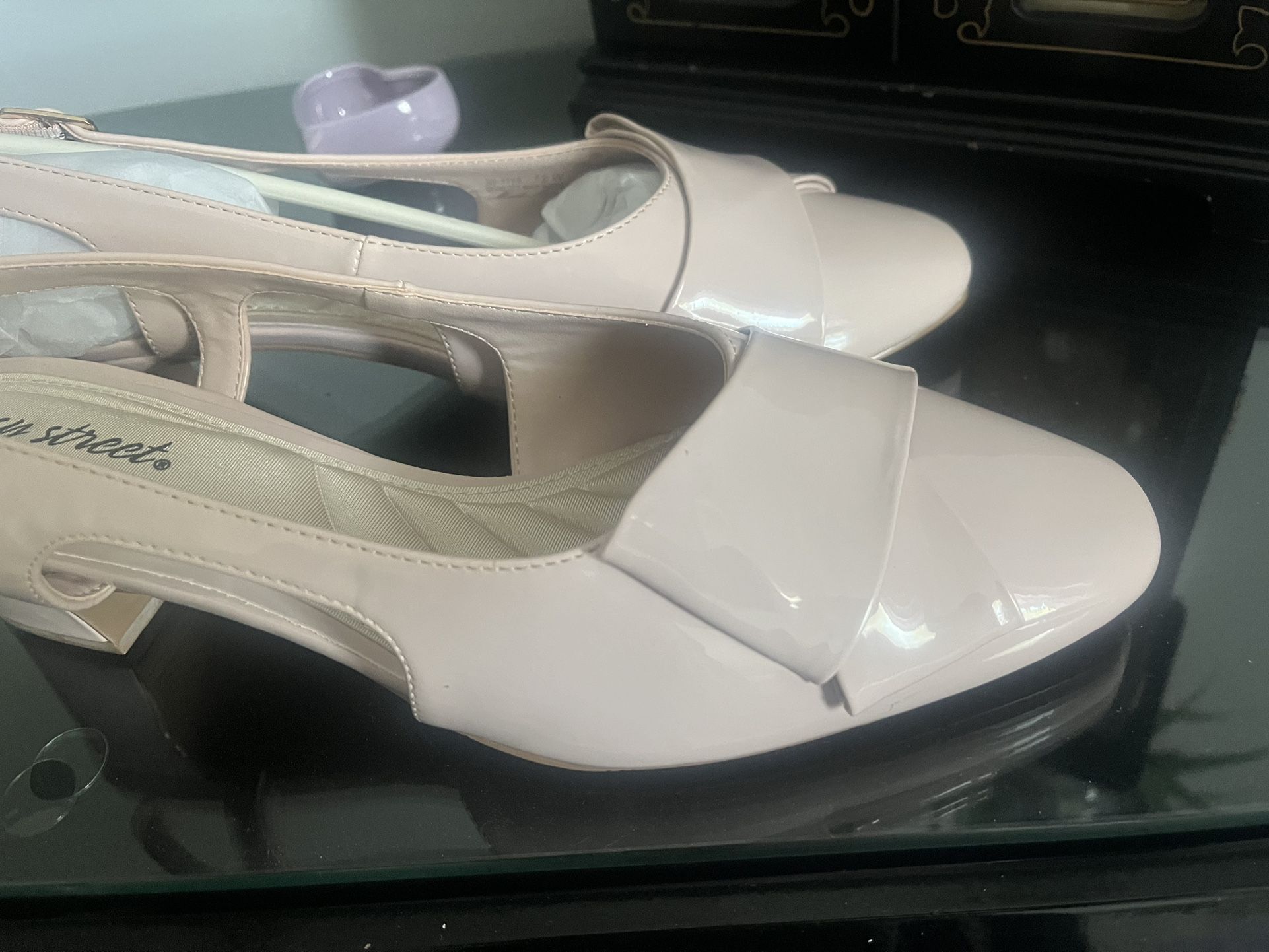 Woman’s 12W