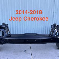 2014-2018 Jeep Cherokee front bumper oem