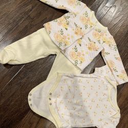 Baby Girl 3 Piece Floral Outfit Size 3-6 Months