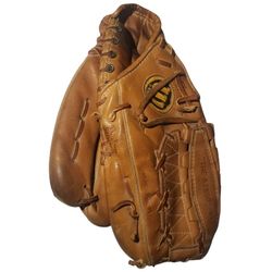 Wilson A2000 right hand thrower vintage baseball glove XLC . Made in USA.
