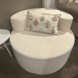 White Boucle Round Accent Chair – Modern Lounge Chair