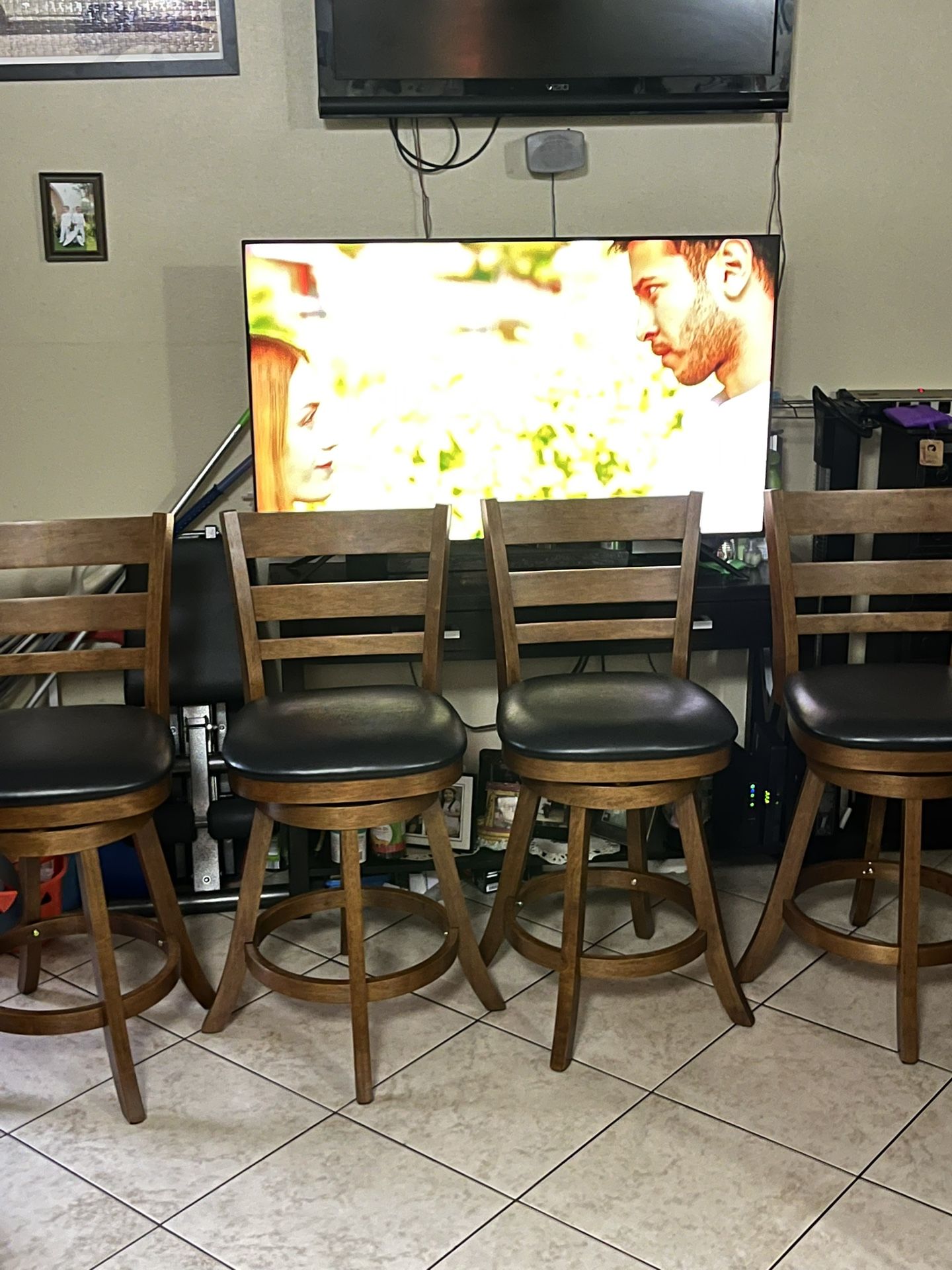 4 Bar Stools