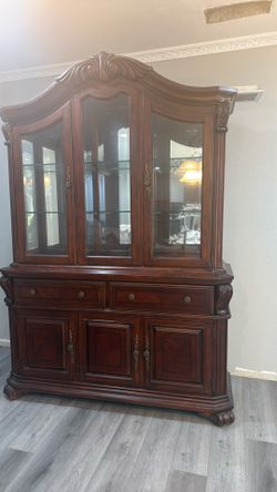 China cabinet and lighted hutch
