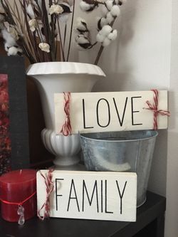 Small shelf signs for Valentine’s Day