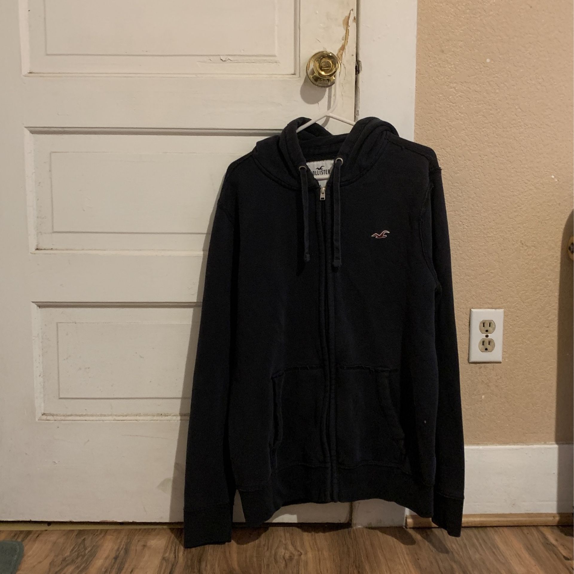 Hollister Sweater Black