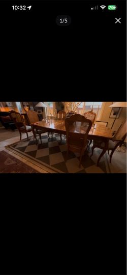 French Style Dining Table with 6 Chairs