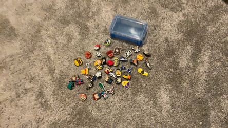Croc Gibbets With Container