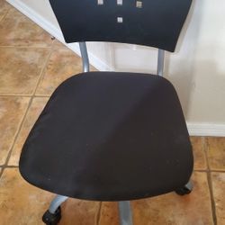 Kids Desk Chair With Wheels