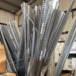 Bullnose and flat nose tile trim