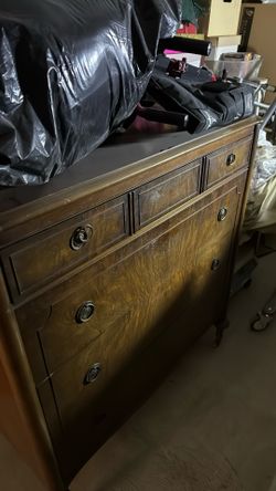 Vintage Chest Of Drawers