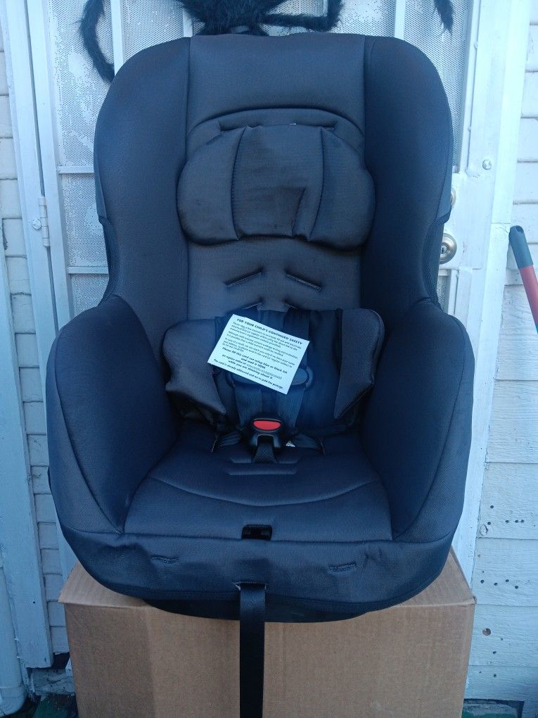 Black/Dark Grey Car Seat