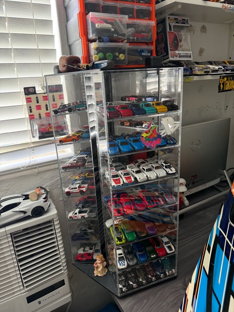 Display case good condition for Sale in Miami, FL - OfferUp