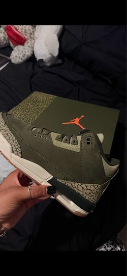 Jordan 3 Olive size 5.5 Y