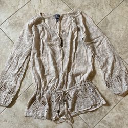 Women’s Blouse Size XS ( Fit  More  Like S)