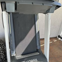 Reebok Incline Treadmill  (pick up ONLY)