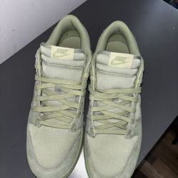 Green Nike Dunks 