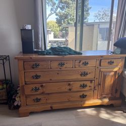 Long Dresser