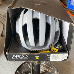 Oakley ARO3 Road Helmet Bicycle Helmet