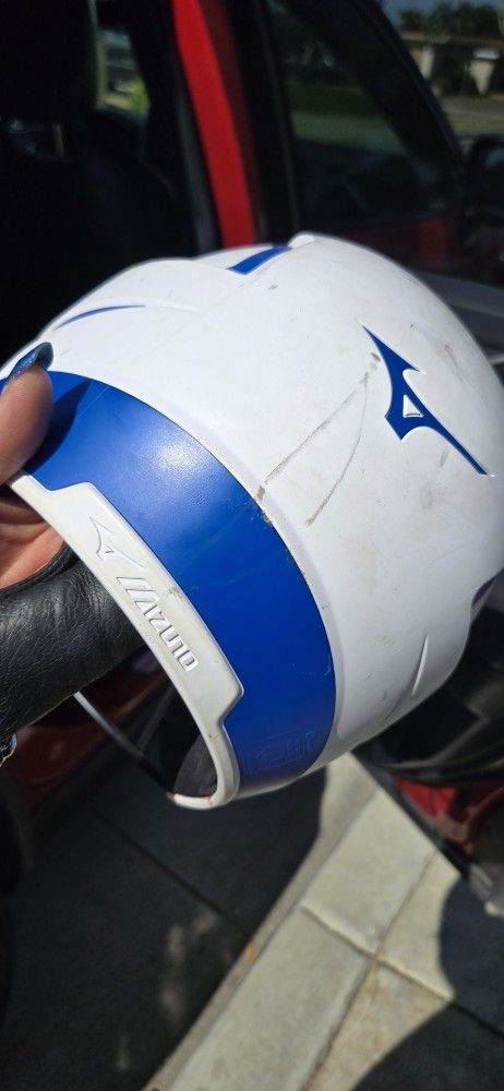 Mizuno  Two-Tone Softball Batting Helmet 7 3/8"- 7  7/8"