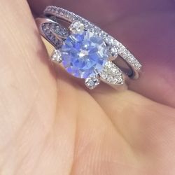 Gorgeous Women's Round Cut Wedding Engagement Promises Ring Size 8