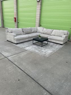*Free Delivery* Ashley Sectional Couch Sofa