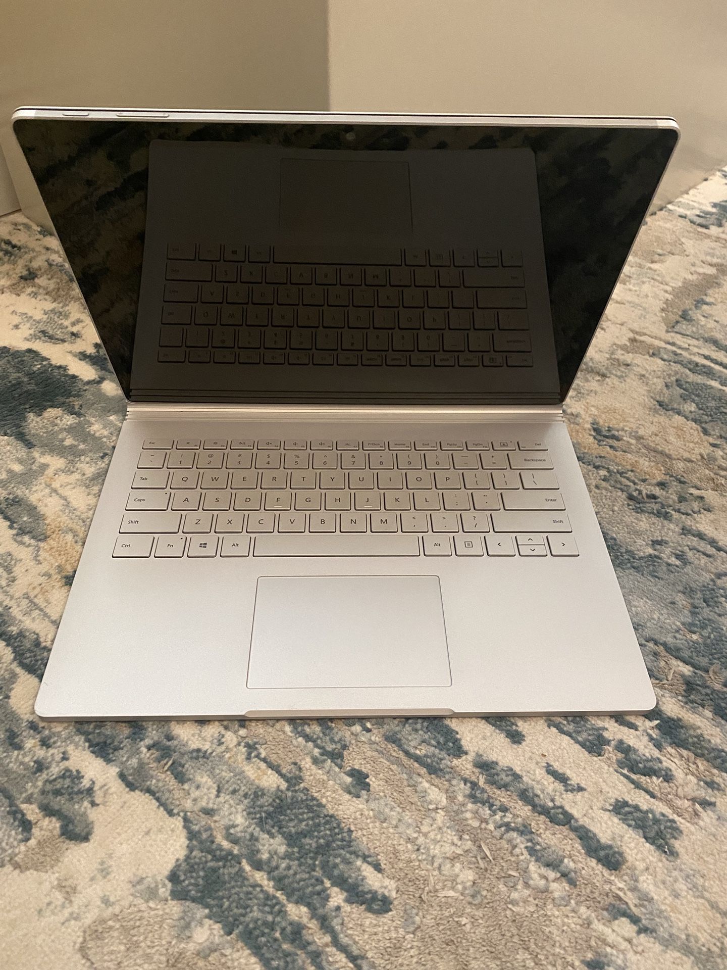 Microsoft Surface Laptop Touch Screen with 128 GB SSD, 8 GB Ram
