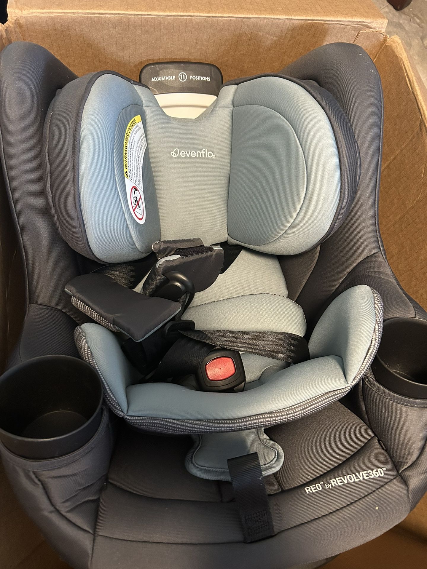 BRAND NEW Evenflo Reo 360 Rotating Carseat 