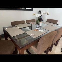 GLASS DINNING TABLE 6 SEATS