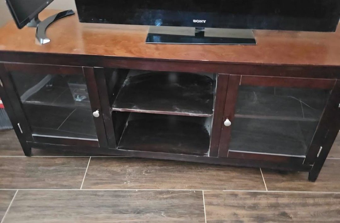 WOOD TV CABINET/CONSOLE