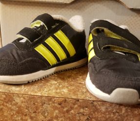 Size 4C Addidas shoes