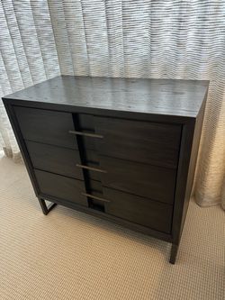 2 dressers with 3 drawers