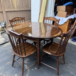 Nice Mid-century L.Hitchcock maple drop leaf stenciled table with 4 stenciled chairs
