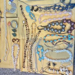 Necklaces & Bracelet And Earrings 