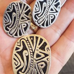 Vintage Sterling Silver Set Of A Brooch/pin And A Pair Of Earrings