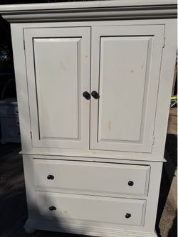 Armoire/ 2 drawer
