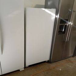 15 Cubic Foot Manual Defrost Freezer U-Haul 249