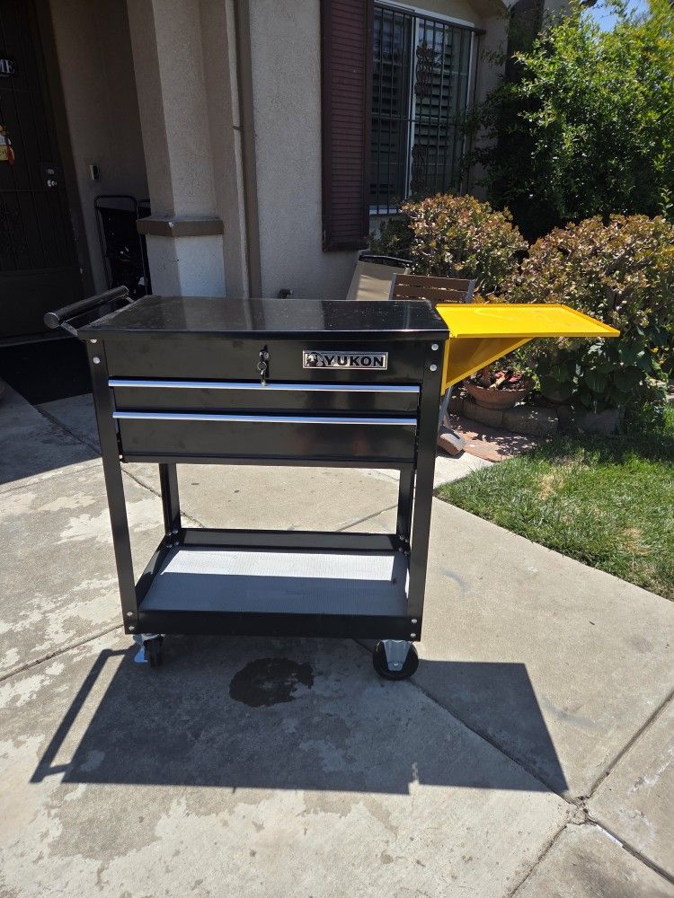 Yukon rolling tool cart